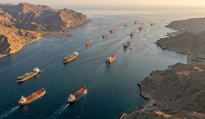 Estreito de Ormuz volta a ter movimentação depois de trégua