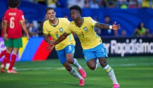 VINI JR 100 GOLS