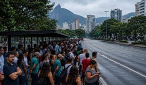 Greve de ônibus continua no Rio e afeta passageiros