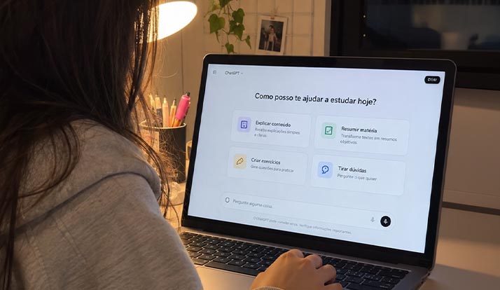 Quase metade dos estudantes brasileiros usa IA para estudar