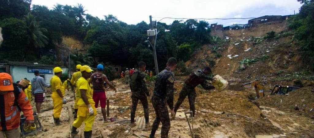 chuvas intensas provocam desastres ambientais no Nordeste brasileiro